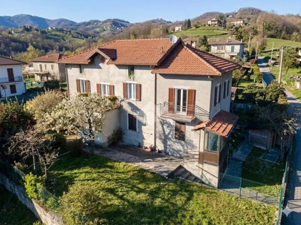 appartamento in vendita a Colico in zona Olgiasca