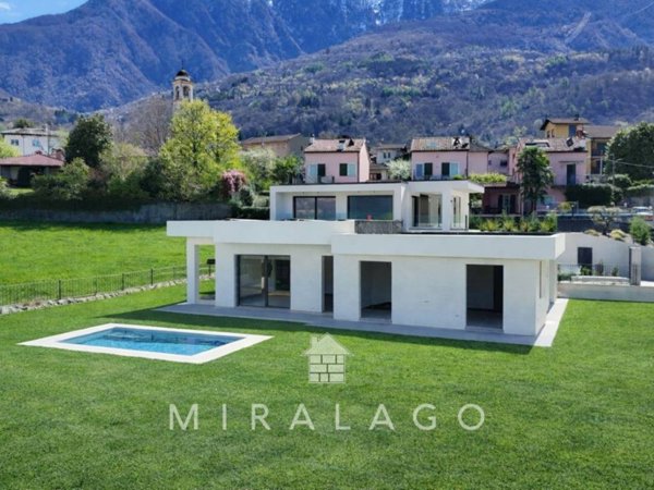 casa indipendente in vendita a Colico