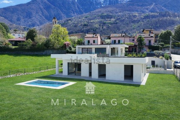 casa indipendente in vendita a Colico