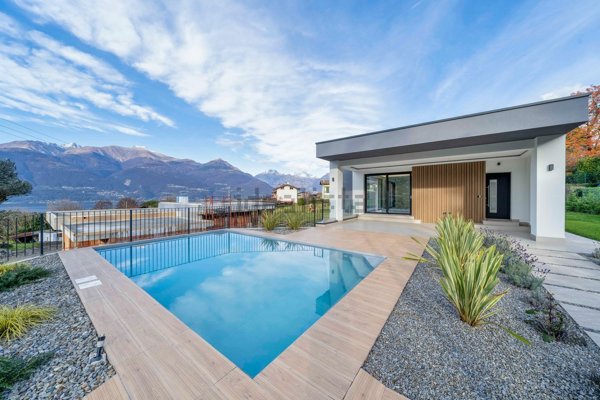 casa indipendente in vendita a Colico