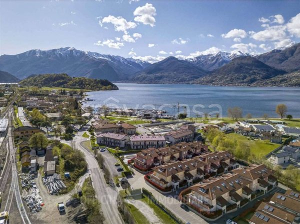 appartamento in vendita a Colico in zona Olgiasca