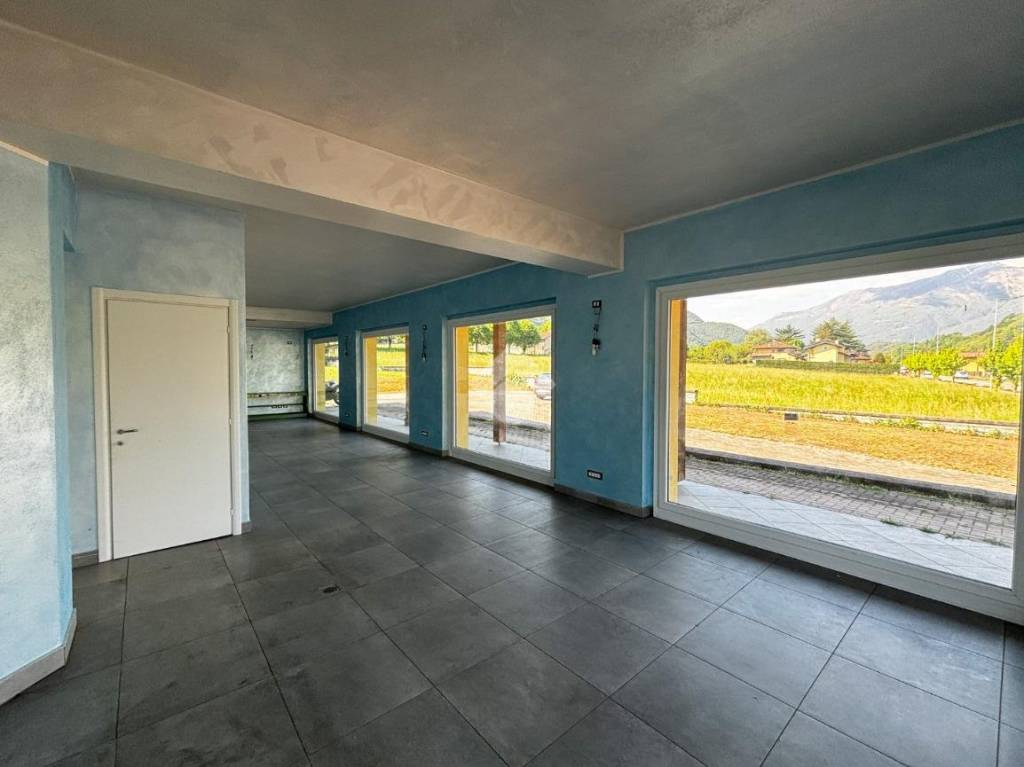 appartamento in vendita a Colico