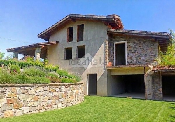 casa indipendente in vendita a Colico