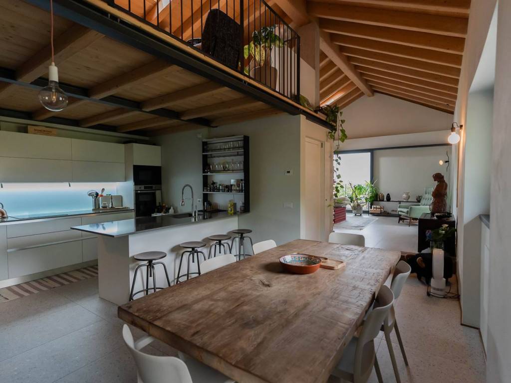 casa indipendente in vendita a Colico