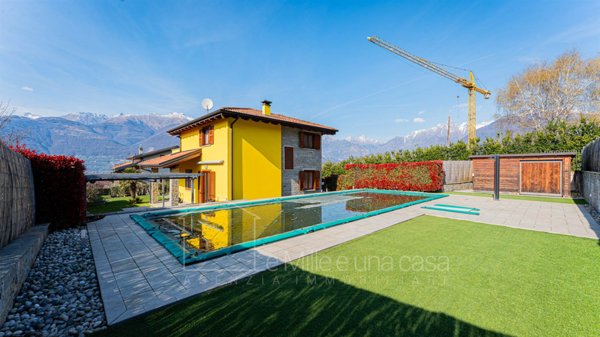 casa indipendente in vendita a Colico