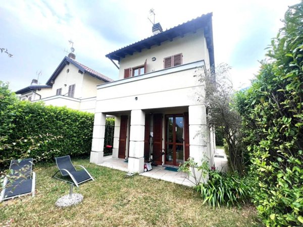casa indipendente in vendita a Colico