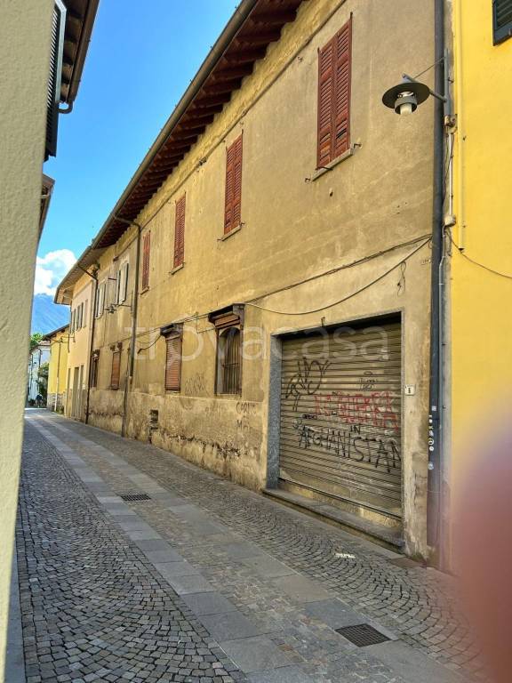 casa indipendente in vendita a Colico