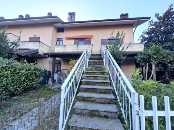 appartamento in vendita a Colico in zona Curcio