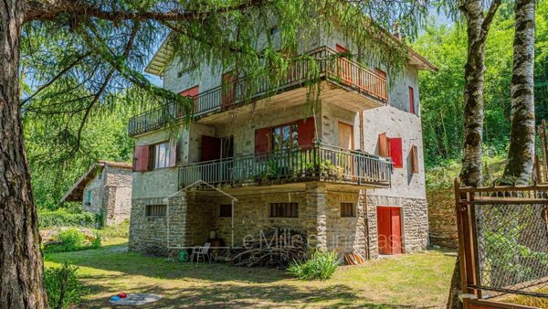 casa semindipendente in vendita a Colico
