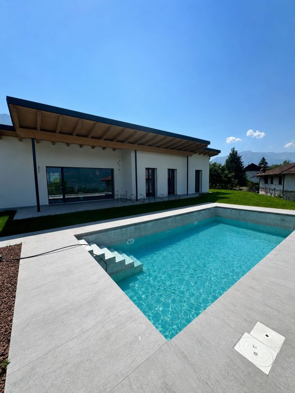 casa indipendente in vendita a Colico