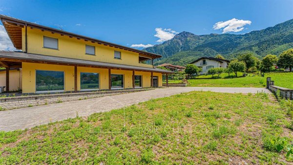 negozio in vendita a Colico