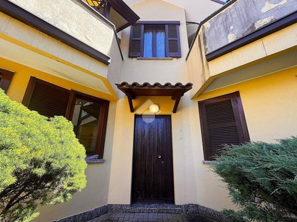 appartamento in vendita a Colico in zona Villatico
