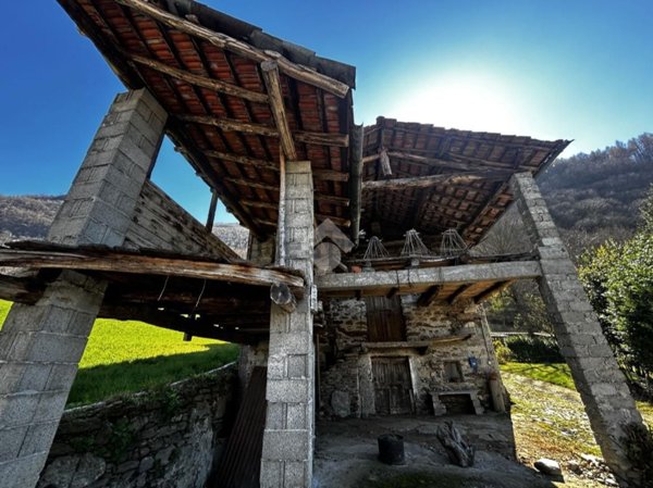 appartamento in vendita a Colico in zona Curcio