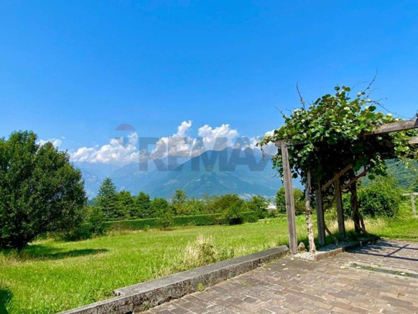 terreno edificabile in vendita a Colico in zona Curcio