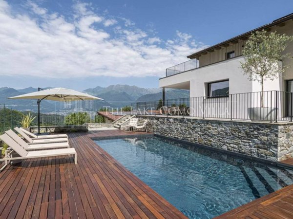 casa indipendente in vendita a Colico