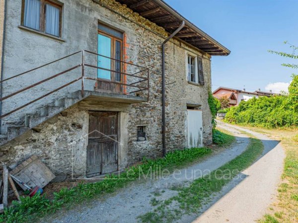 casa indipendente in vendita a Colico in zona Curcio