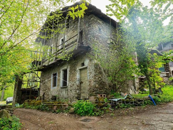 casa indipendente in vendita a Colico in zona Curcio
