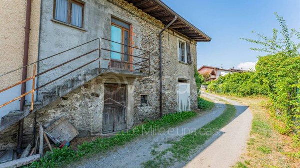 casa indipendente in vendita a Colico in zona Curcio