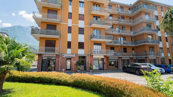 appartamento in vendita a Colico in zona Villatico