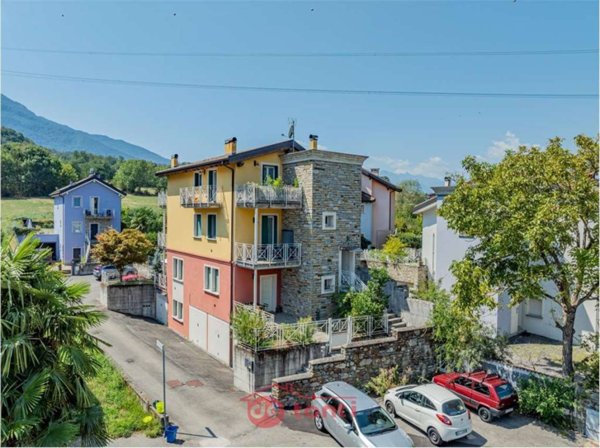 appartamento in vendita a Colico in zona Curcio