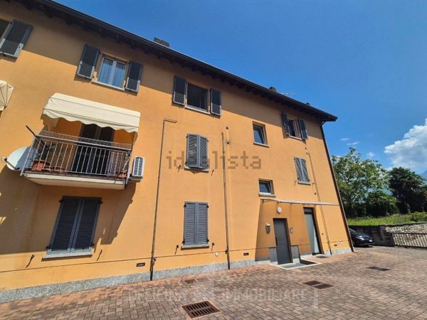 appartamento in vendita a Colico in zona Villatico