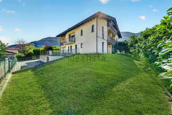 appartamento in vendita a Colico in zona Curcio