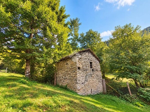 casa indipendente in vendita a Colico in zona Curcio