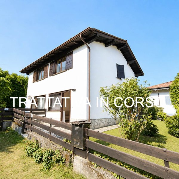 casa indipendente in vendita a Colico in zona Curcio