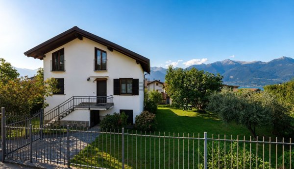 casa indipendente in vendita a Colico