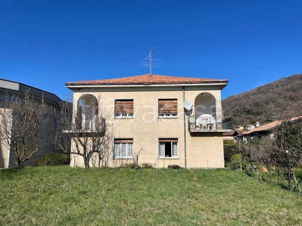 casa indipendente in vendita a Colle Brianza in zona Ravellino