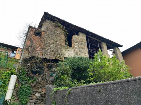 locale commerciale in vendita a Colle Brianza in zona Nava