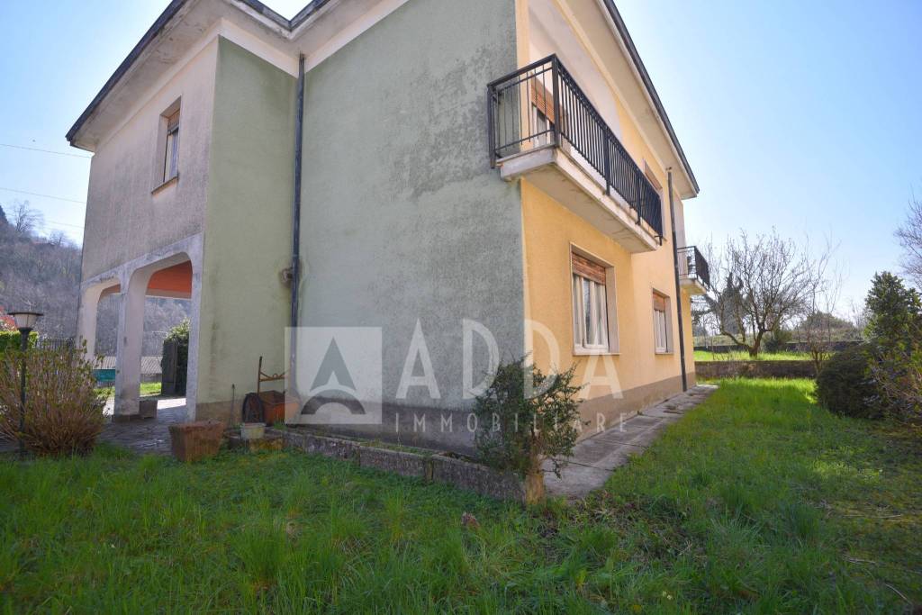 casa indipendente in vendita a Colle Brianza in zona Ravellino