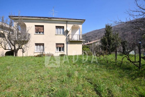 casa indipendente in vendita a Colle Brianza in zona Ravellino