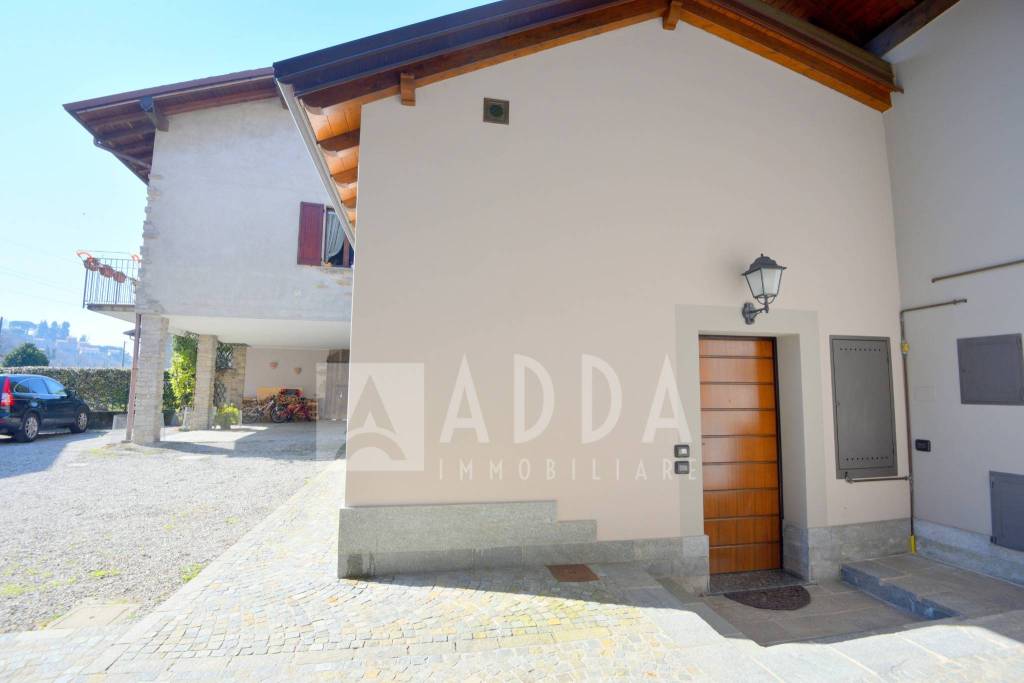 casa indipendente in vendita a Colle Brianza in zona Ravellino