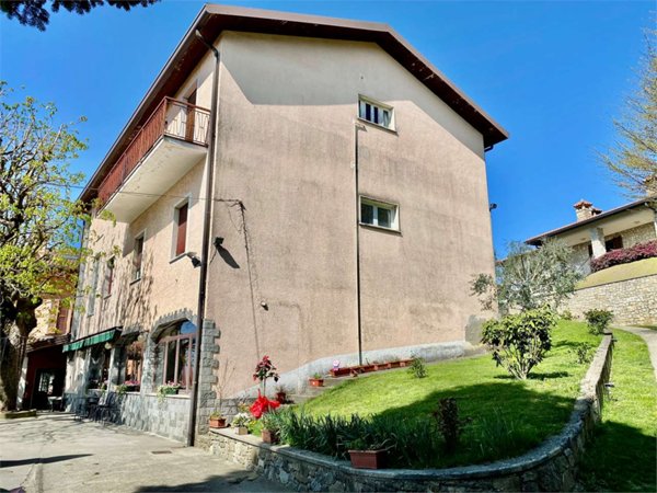 appartamento in vendita a Colle Brianza in zona Giovenzana