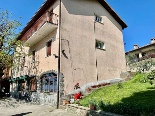 appartamento in vendita a Colle Brianza in zona Giovenzana