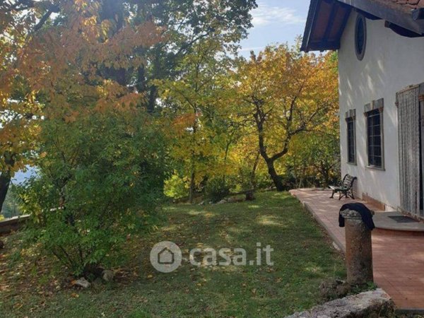 casa indipendente in vendita a Colle Brianza in zona Nava