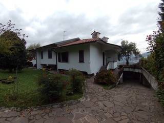 casa indipendente in vendita a Colle Brianza in zona Ravellino