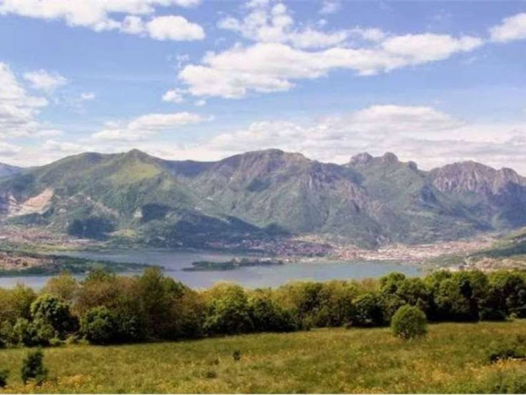 terreno edificabile in vendita a Colle Brianza in zona Ravellino