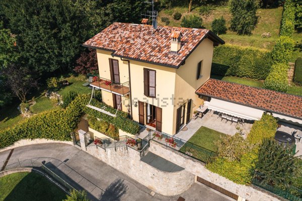 appartamento in vendita a Colle Brianza