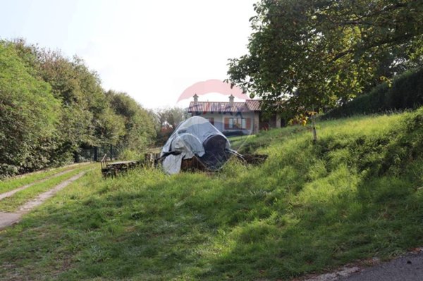 ufficio in vendita a Colle Brianza in zona Scerizzetta