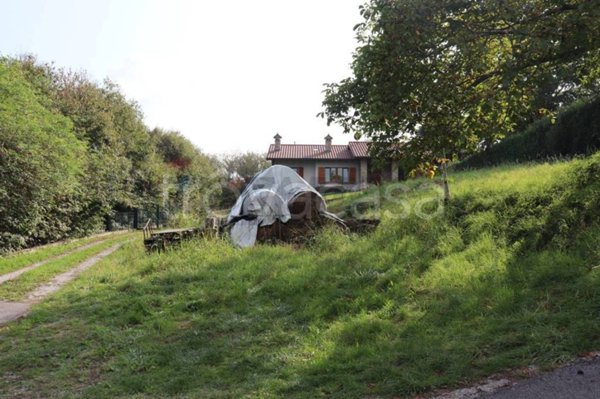 ufficio in vendita a Colle Brianza in zona Scerizzetta