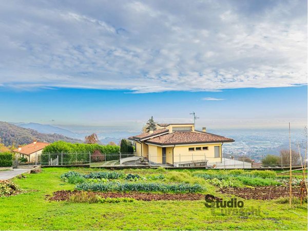 casa indipendente in vendita a Colle Brianza in zona Cagliano