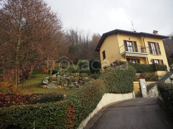 casa indipendente in vendita a Colle Brianza in zona Nava