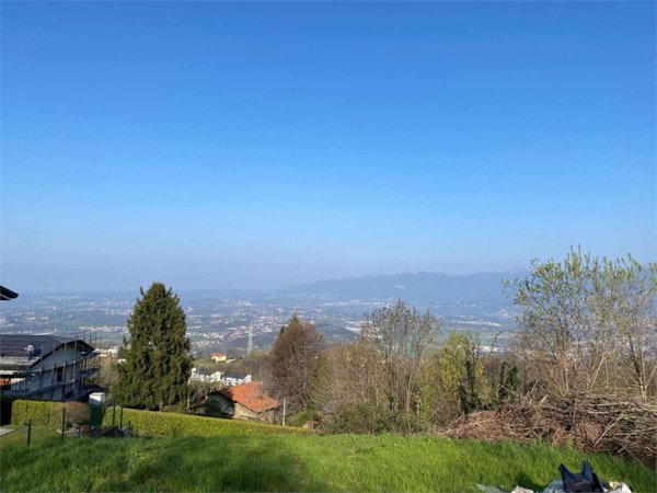 terreno edificabile in vendita a Colle Brianza in zona Scerizza