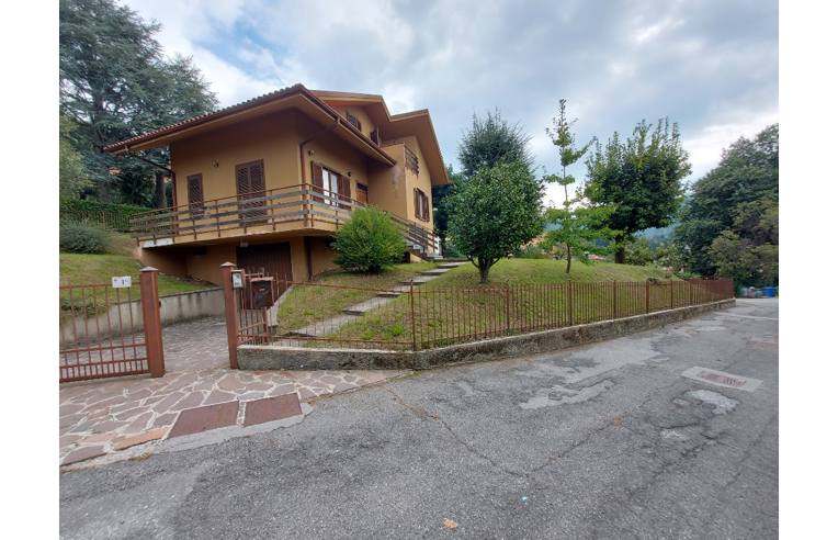 casa indipendente in vendita a Colle Brianza in zona Nava