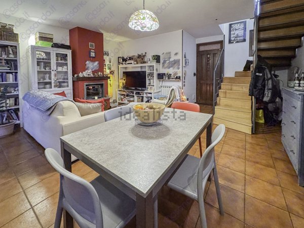 appartamento in vendita a Colle Brianza in zona Scerizza