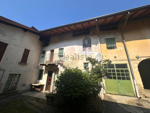 casa indipendente in vendita a Colle Brianza in zona Ravellino