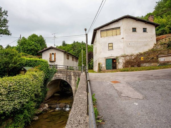 casa indipendente in vendita a Colle Brianza in zona Nava