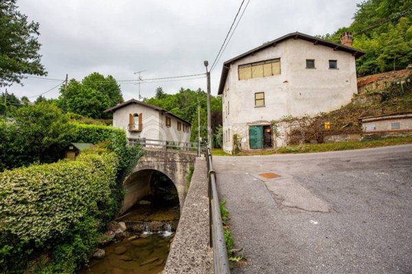 casa indipendente in vendita a Colle Brianza in zona Nava